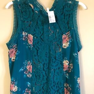 Floral blouse with lace